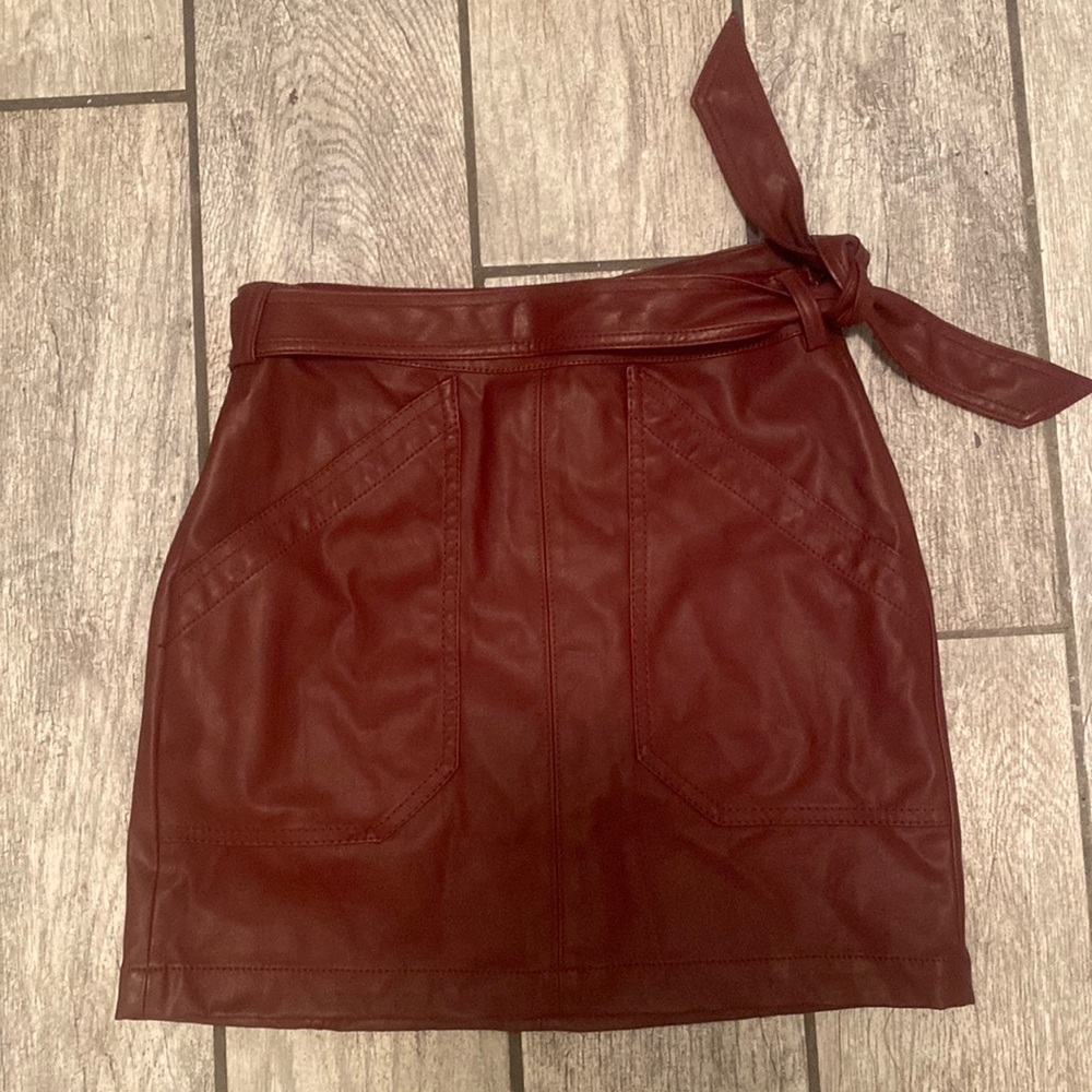 NWT Express burgundy leather skirt 0